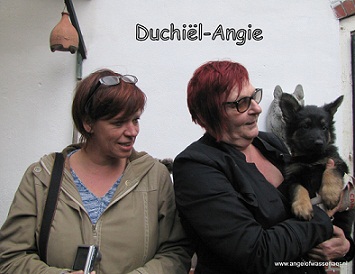 Nellie en vriendin met Duchiël-Angie